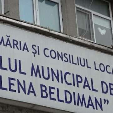 62427279-1 Brancardierul și infirmiera de la Spitalul din Bârlad concediați pentru abuz asupra unui bătrân