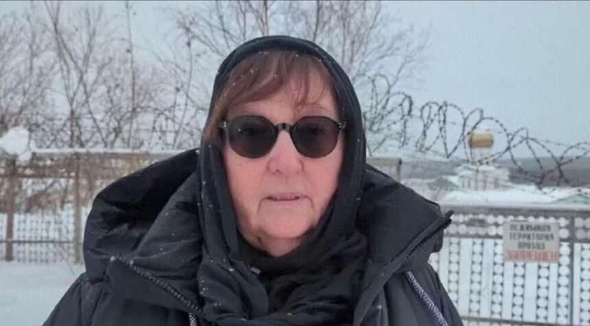 Mama lui Navalnîi luptă pentru recuperarea trupului fiului său