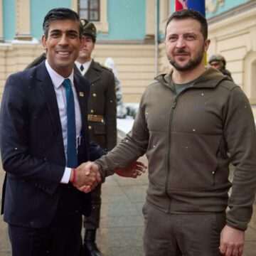 Marea Britanie oferă Ucrainei fonduri pentru a se aproviziona cu muniții. Regele Charles al III-lea laudă forța ucrainenilor