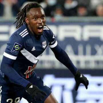 img-164 Jucătorul de la Bordeaux plasat în comă indusă după o lovitură la cap în timpul unui meci