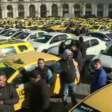 img-194 Protest al taximetriștilor în București. Piața Constituției se colorează în galben