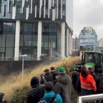 img-197 Protest masiv al fermierilor la sediul UE