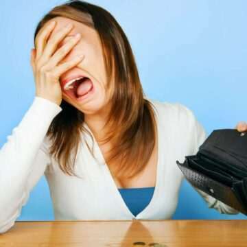 img-214 Scandalul femeii care a pierdut despăgubiri de 760.000 de euro din cauza unei poze cu ea în ziar