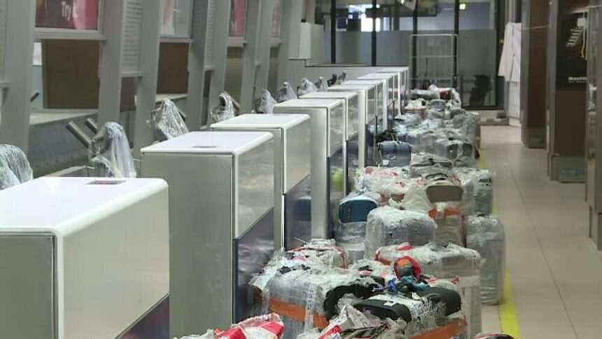 img-247 Sisteme automate în aeroporturile din România. Cum vor putea pasagerii să își scaneze singuri bagajele de cală