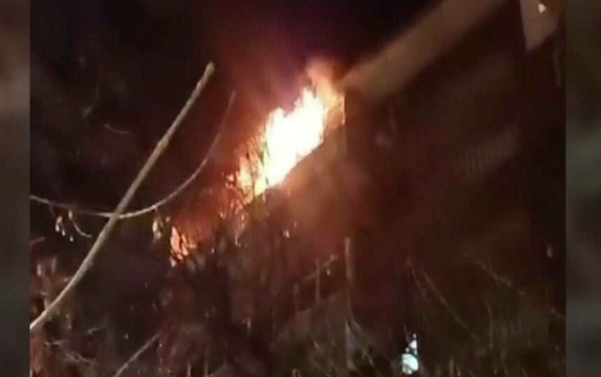 img-248 Incendiu provocat de o lumânare aprinsă în București și Bragadiru