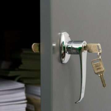 img-254 Furtul unui seif cu bani de la o casă de pariuri din Slănic