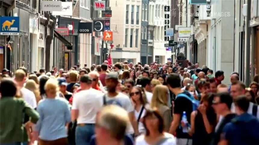 img-278 Măsuri pentru limitarea numărului de turiști care aglomerează orașele