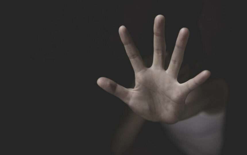 img-313 Abuz sexual asupra unei fetițe de șase ani de către concubinul mamei