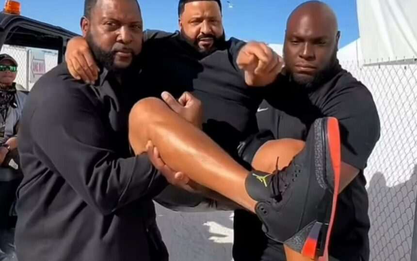 img-353 DJ Khaled și bodyguarzii săi care l-au purtat până la scenă pentru a nu-și murdări încălțămintea