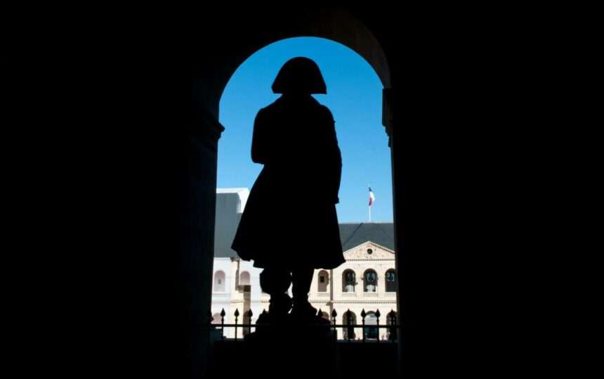 img-367 Emmanuel Macron, acuzat că se crede Napoleon de către Moscova