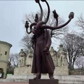 img-40 Statuia „Hidra” din Iași care a stârnit revolta localnicilor