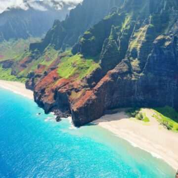 img-68 Tragedie in Hawaii: O femeie a cazut de pe o stânca în timp ce valurile oceanului alături de iubitul ei