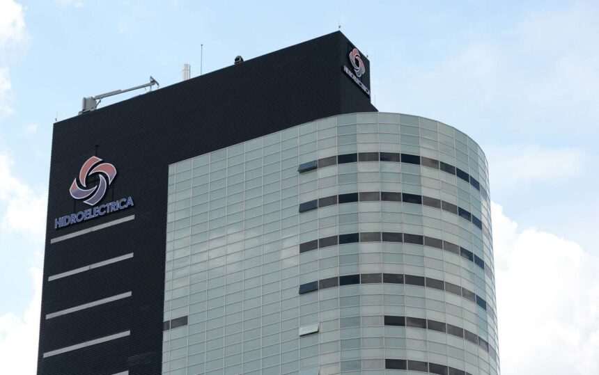 img-9 Bărbat din Neamț păcălit cu acțiuni false la Hidroelectrica