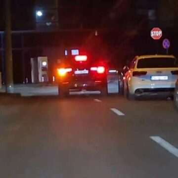 Fostul prefect de Gorj, prins pentru a treia oară la volan fără permis. Avea un girofar ataşat pe autoturism