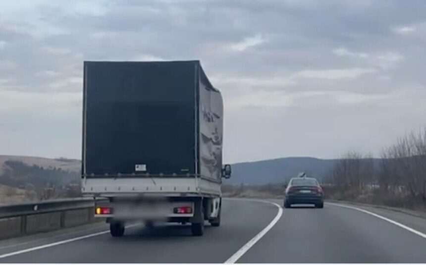 img-1031 Șofer inconștient, slalom cu camioneta printre mașini, pe o șosea din Cluj