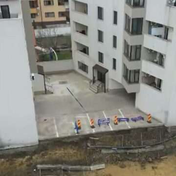 img-1080 Pericolul săpăturilor pentru fundația unui nou bloc din Constanța