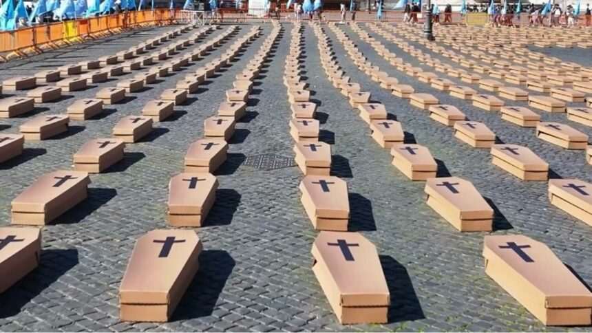 img-1117 Marele protest al sicrielor din Piazza del Popolo din Roma