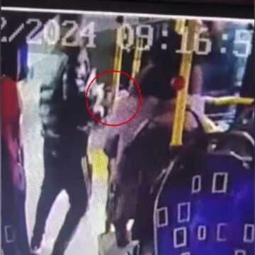 img-1127 Jaf în miezul zilei într-un autobuz din Buzău