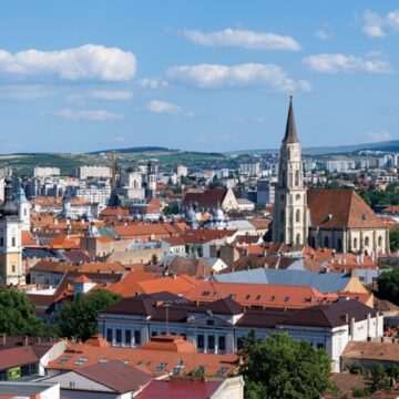 Locatarii unui bloc din Cluj-Napoca, obligați să plătească ”taxa de înmormântare” pentru o vecină necunoscută