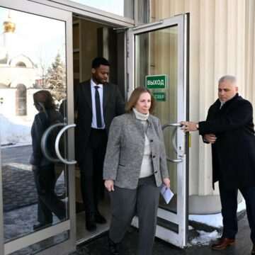 img-1230 Ambasadoarea SUA la Moscova a vizitat un jurnalist american în închisoare