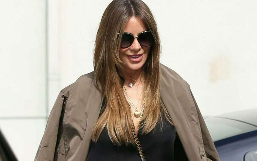img-126 Sofia Vergara surprinsă pe străzile din Beverly Hills