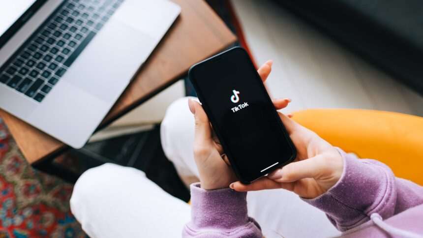 img-1398 Impactul negativ al TikTok asupra tinerilor – un spațiu al teribilismului