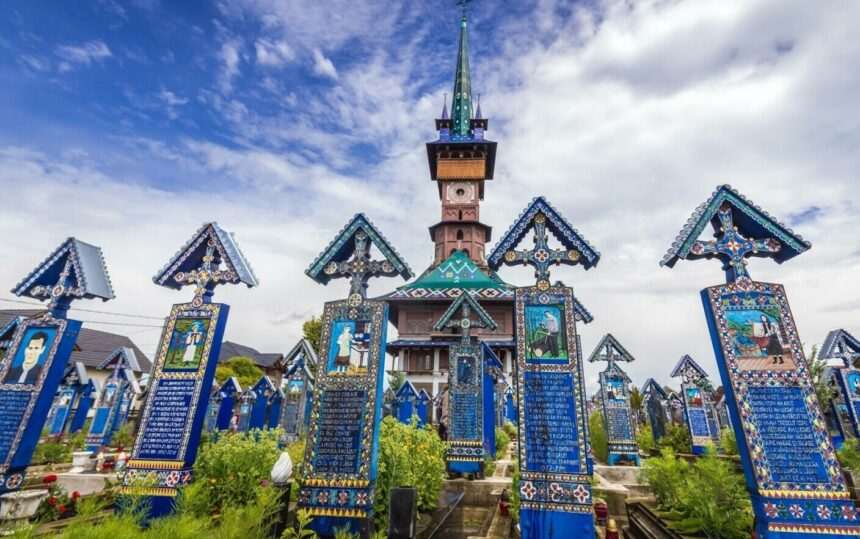 img-144 Cimitirul Vesel din Săpânța, locul unde moartea este luată în râs