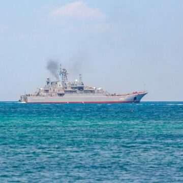 Ucraina ataca propria navă de război furată de Rusia acum un deceniu