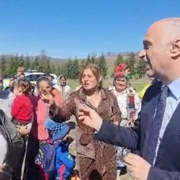 img-1519 Localnicii dintr-un sat din Argeș se împart în parcele de pământ după promisiuni electorale