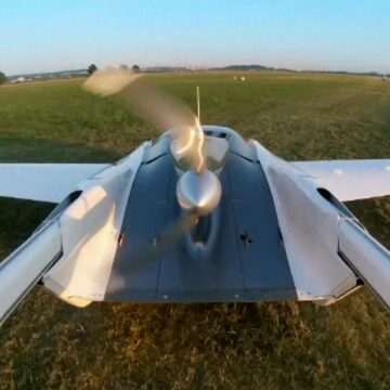 img-1567 Mașinile zburătoare, tot mai aproape să devină o realitate. AirCar a vândut autovehiculul său unei companii chinezești