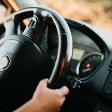 img-1584 Copil de 12 ani, filmat când conducea un BMW în Suceava. Ce a urmat