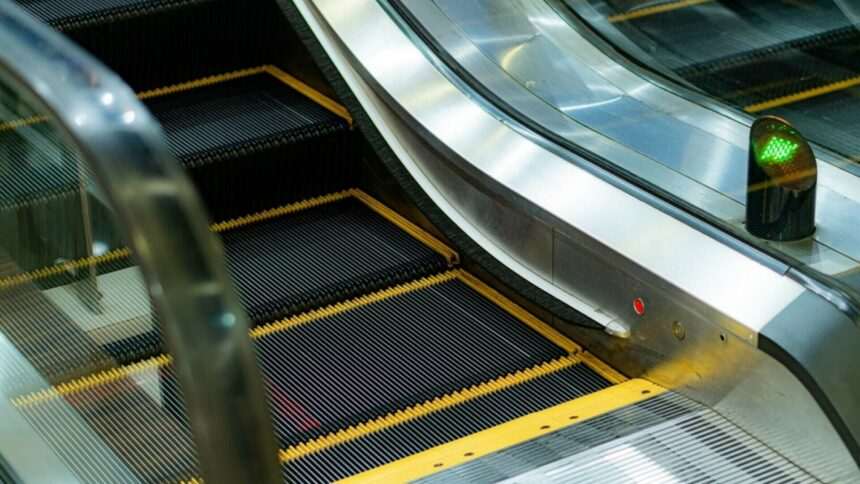 img-1591 Tragedie în Japonia: Bărbatul de 72 de ani a murit după ce sacoul său s-a prins în scara rulantă a unei gări