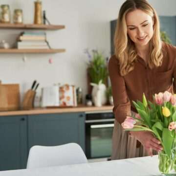 img-1709 Metode ingenioase pentru ca lalelele să țină mai mult în vază. Cum să te bucuri mai mult de florile primăverii