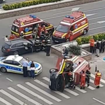 img-1763 Accident grav în Capitală: O autospecială SMURD s-a răsturnat, trei persoane transportate la spital