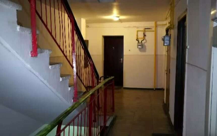 img-182 Consecințele grave pentru un ieșean care a împrăștiat poze cu fosta iubită dezbrăcată pe scara blocului ei