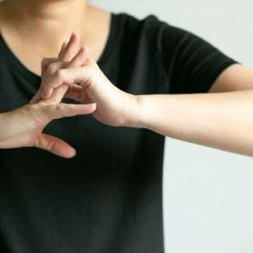 img-233 Ce se întâmplă atunci când îți trosnești degetele. Ce spun medicii