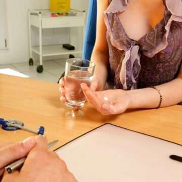 img-239 Franța adoptă dreptul la avort în Constituție – Premieră mondială