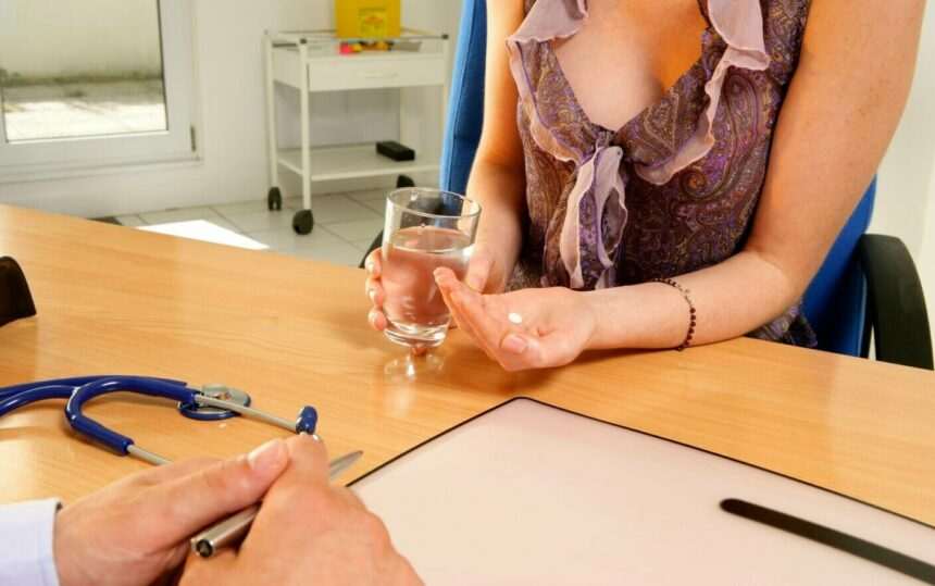 img-239 Franța adoptă dreptul la avort în Constituție – Premieră mondială