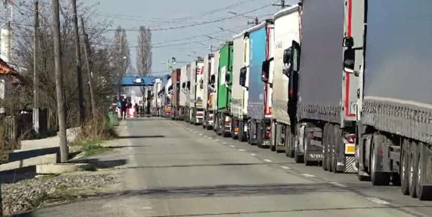 Protestele fermierilor polonezi au efecte până în România. Traficul rutier de la granița de nord, grav afectat