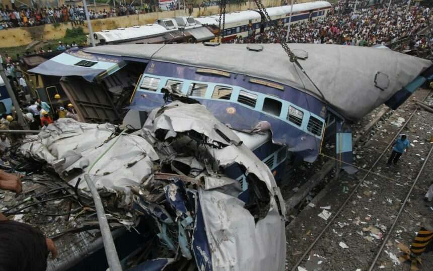 Catastrofa feroviară din India cauzată de distrageri și meciul de cricket