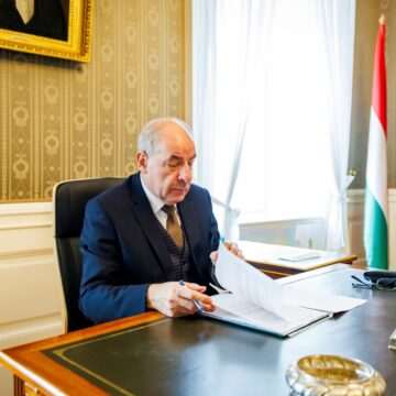 Decizia noului președinte al Ungariei de a promulga legea de aderare a Suediei la NATO