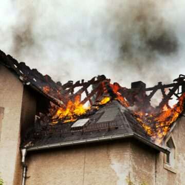 img-32 Incendierea casei și mașinii unei femei din Malaysia din cauza unei datorii lăsate de fostul chiriaș