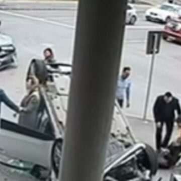 img-339 Accident grav în Brăila: mașini implicate într-un accident, una dintre ele se răstoarnă peste o femeie