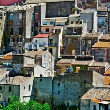 img-385 Orașul european în care poți închiria o casă pentru doar un euro. „Toată lumea este fericită aici”