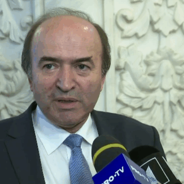 Liviu Maha il invinge pe Tudorel Toader in alegerile pentru functia de rector al Universitatii Alexandru Ioan Cuza din Iasi