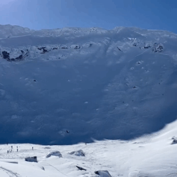 img-43 Risc de avalanșe de gradul IV în munți