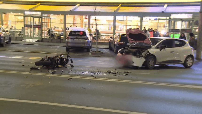 img-46 Accident rutier între o mașină și o motocicletă în București