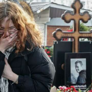 img-522 Mesajul părinților lui Aleksei Navalnîi pentru miile de ruși care i-au adus un omagiu