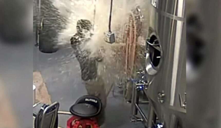 img-543 Inundație cu bere la o fabrică americană. Compania anunță că vinde „în ediție limitată”