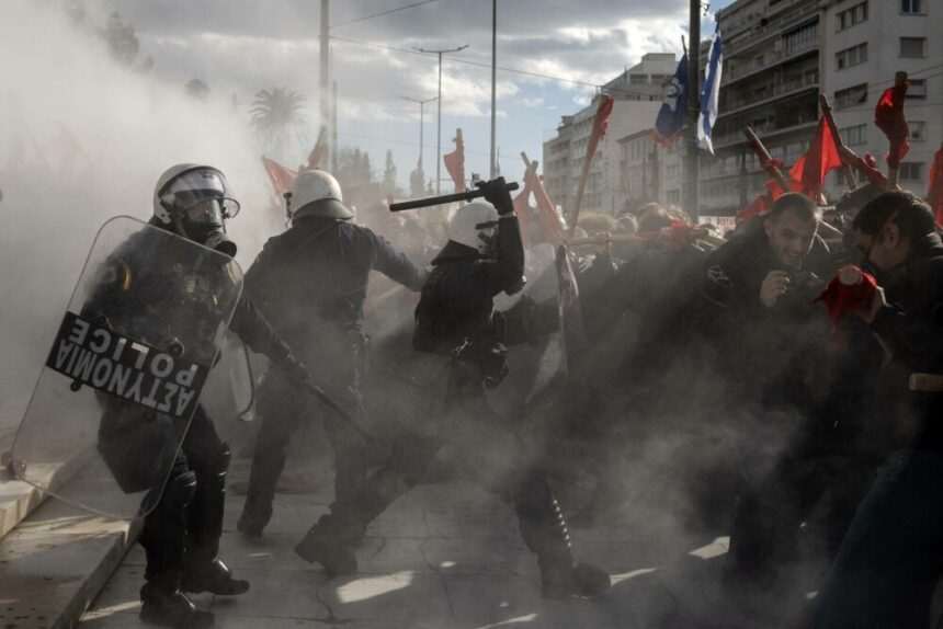 Universități private străine aprobate în Grecia, în ciuda protestelor studenților